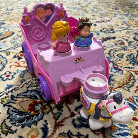 Fisher Price Little People Prince & Princess Royal Wedding Carriage & Horse - Picture 1 of 3